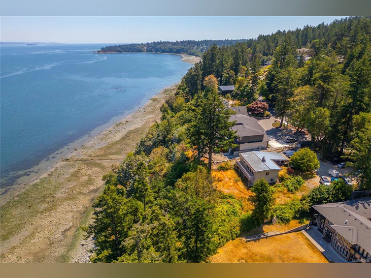 B-4601 Cordova Bay Road, Saanich, BC, V8X 3V6 - 9