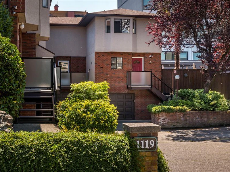 6 - 1119 View Street, Victoria BC V8V 3L9