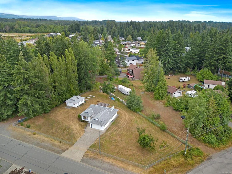 2810 Ulverston Avenue, Cumberland, BC, V0R 1S0 - 2