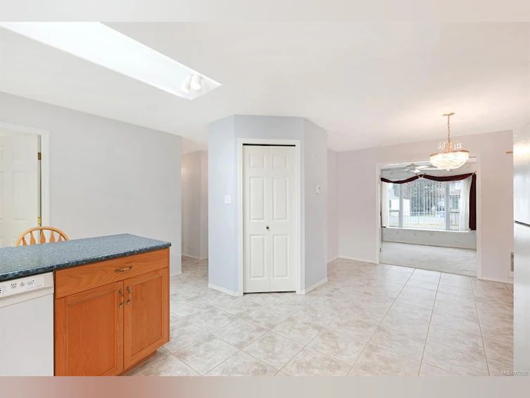 2810 Ulverston Avenue, Cumberland, BC, V0R 1S0 - 6