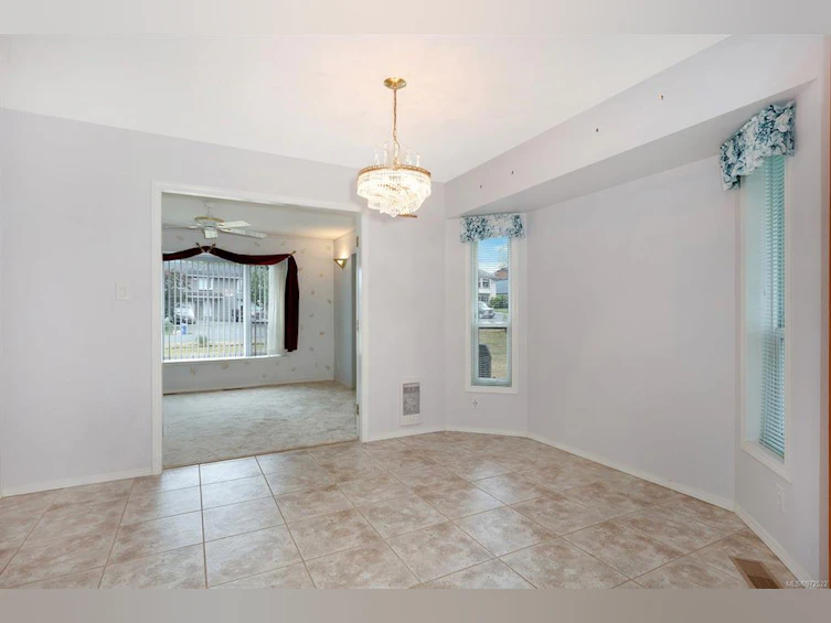 2810 Ulverston Avenue, Cumberland, BC, V0R 1S0 - 18