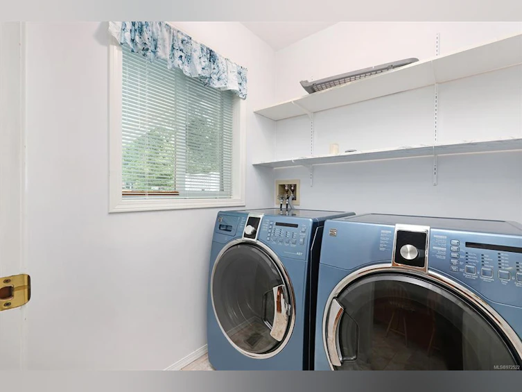2810 Ulverston Avenue, Cumberland, BC, V0R 1S0 - 20