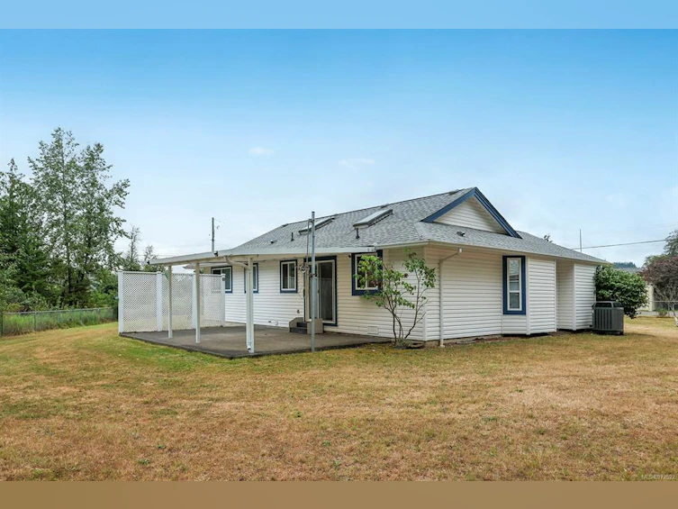 2810 Ulverston Avenue, Cumberland, BC, V0R 1S0 - 32
