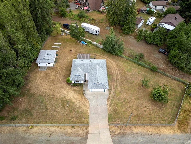 2810 Ulverston Avenue, Cumberland, BC, V0R 1S0 - 35