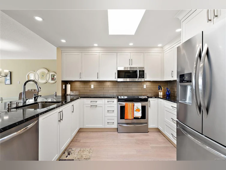 5C-9851 Second Street, Sidney, BC, V8L 3C7 - 15