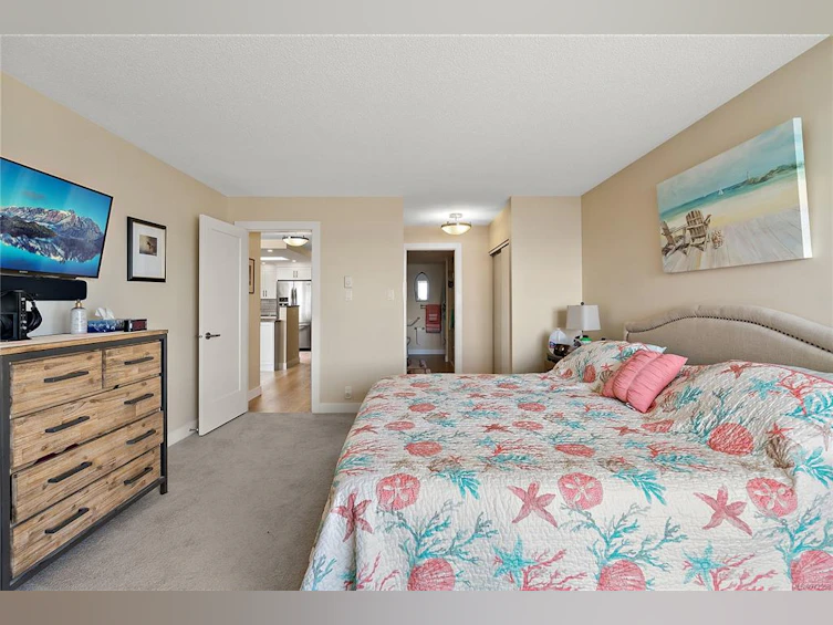 5C-9851 Second Street, Sidney, BC, V8L 3C7 - 18