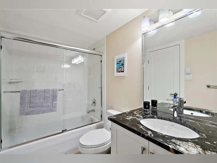 5C-9851 Second Street, Sidney, BC, V8L 3C7 - 24