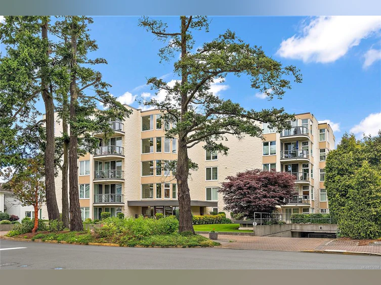 5C-9851 Second Street, Sidney, BC, V8L 3C7 - 30