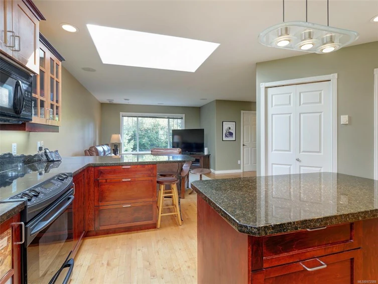 7103 Hagan Road, Central Saanich, BC, V8M 1L4 - 4