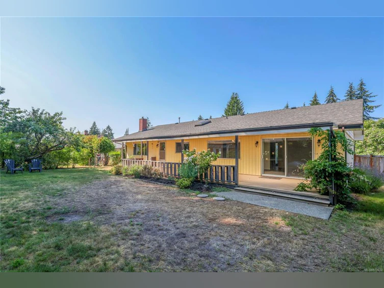 248 Hoylake E Road, Qualicum Beach, BC, V9K 1L5 - 2