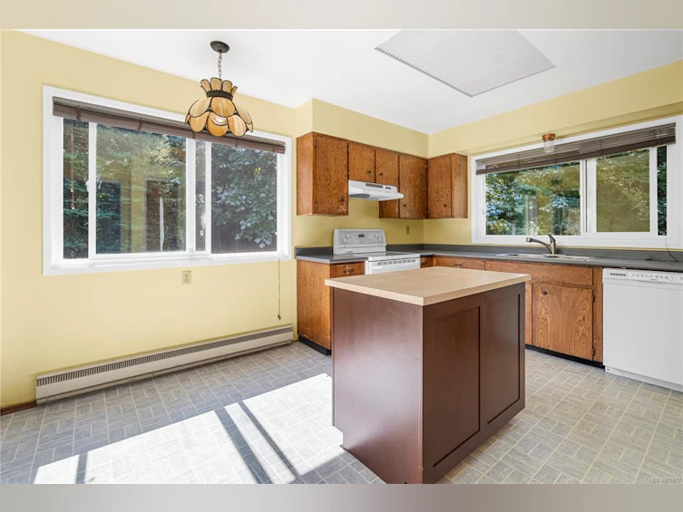 5091 Catalina Terrace, Saanich, BC, V8Y 2A6 - 11