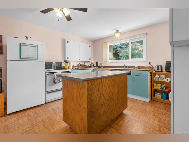5091 Catalina Terrace, Saanich, BC, V8Y 2A6 - 21