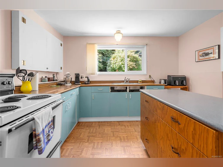 5091 Catalina Terrace, Saanich, BC, V8Y 2A6 - 22