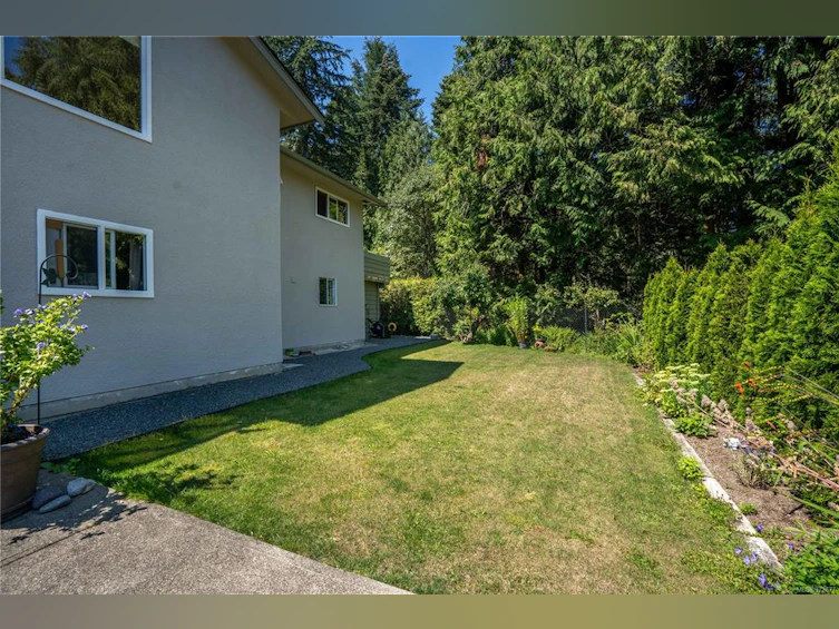 5091 Catalina Terrace, Saanich, BC, V8Y 2A6 - 34