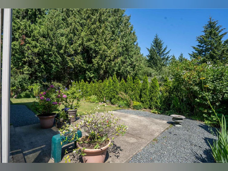 5091 Catalina Terrace, Saanich, BC, V8Y 2A6 - 35