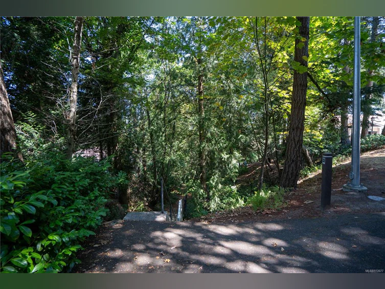 5091 Catalina Terrace, Saanich, BC, V8Y 2A6 - 46