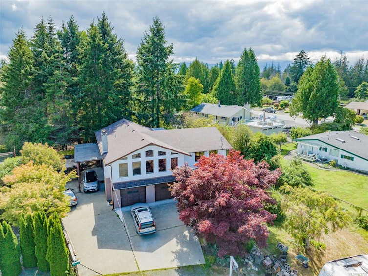886 Cavin Road, French Creek, BC, V9P 1Z9