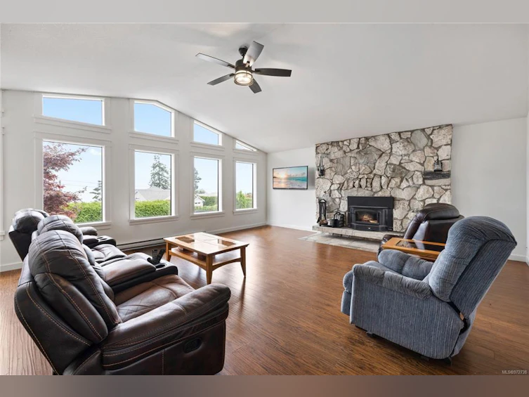 886 Cavin Road, French Creek, BC, V9P 1Z9 - 3