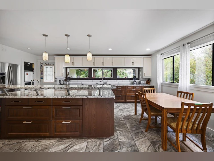 886 Cavin Road, French Creek, BC, V9P 1Z9 - 5