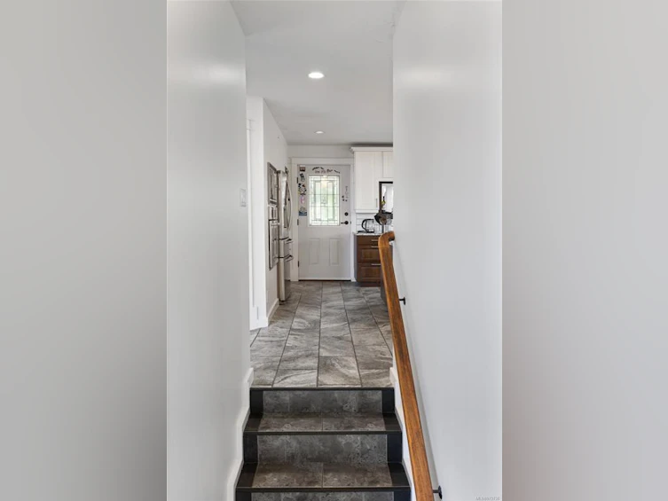 886 Cavin Road, French Creek, BC, V9P 1Z9 - 16