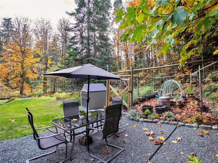 6049 West Riverbottom Road, Lake Cowichan, BC, V9L 6H7 - 9