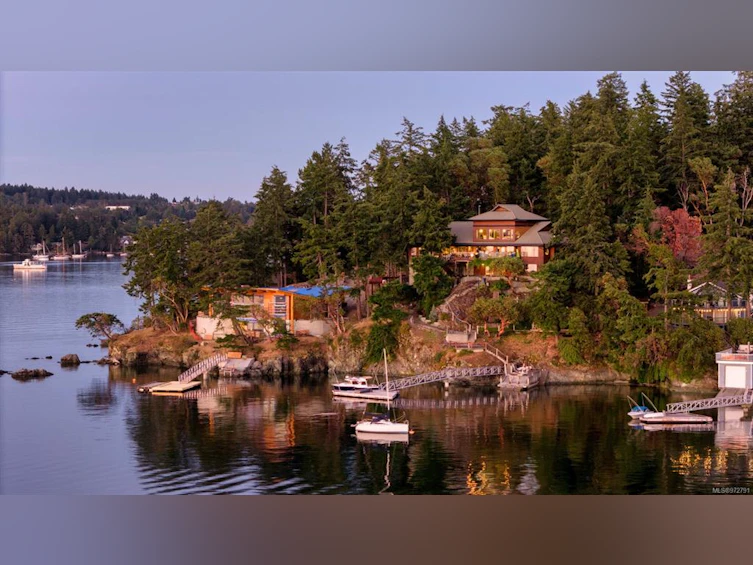 7178 Mark Lane, Central Saanich, BC, V9E 2A1 - 2