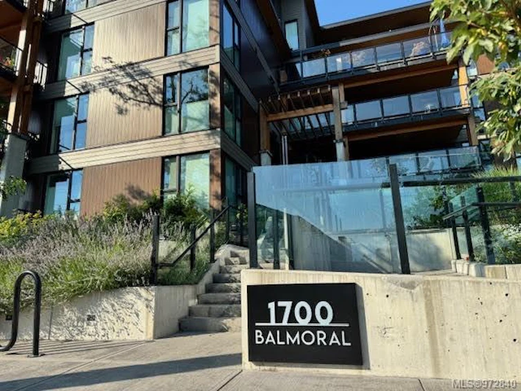 109-1700 Balmoral Avenue, Comox, BC, V9M 2N1