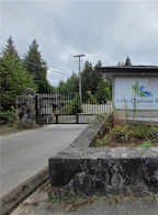 1756 Cameron Cres