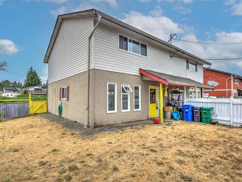B - 1062 St George Crescent, Nanaimo BC V9S 1X1