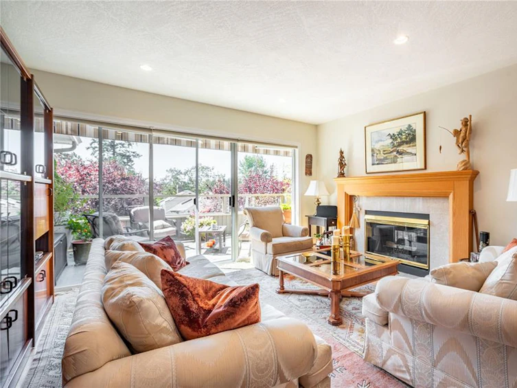 14-899 Royal Oak Avenue, Saanich, BC, V8X 3T3 - 4