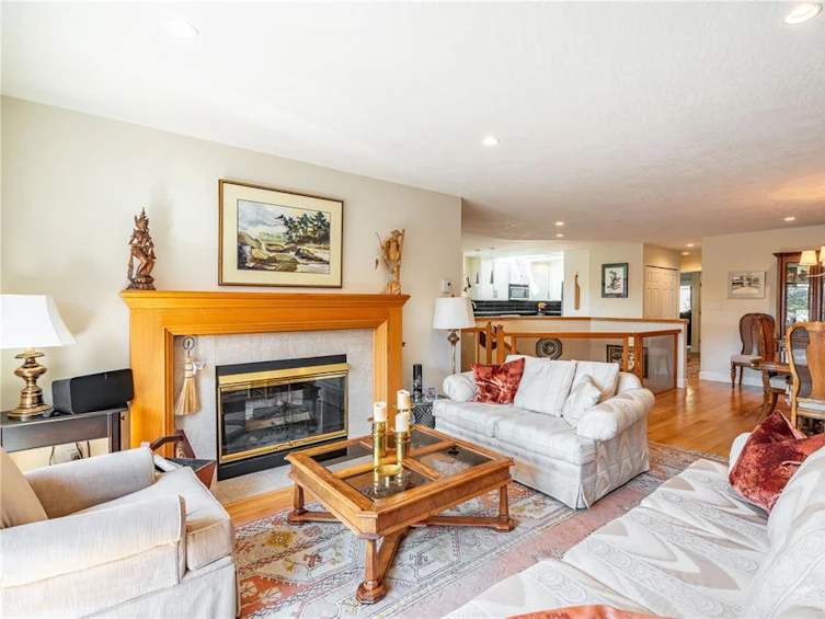 14-899 Royal Oak Avenue, Saanich, BC, V8X 3T3 - 6