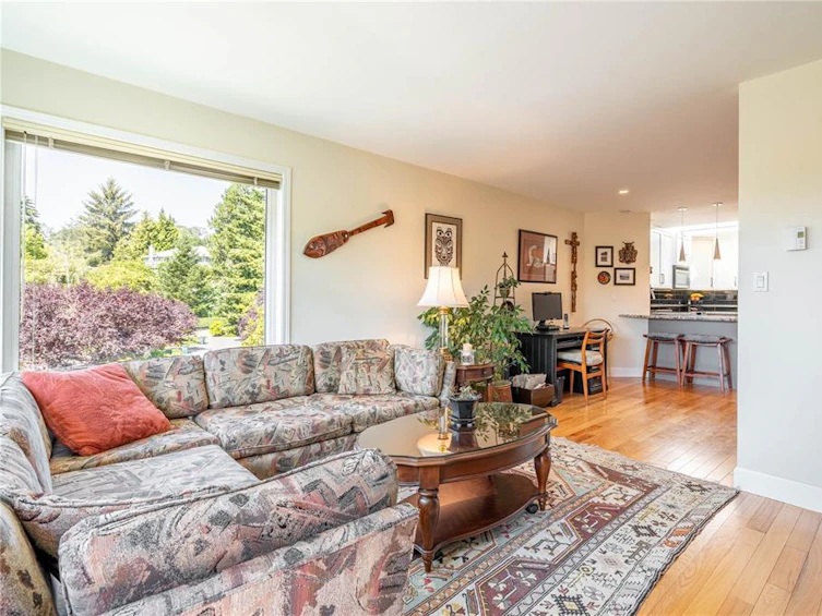 14-899 Royal Oak Avenue, Saanich, BC, V8X 3T3 - 11