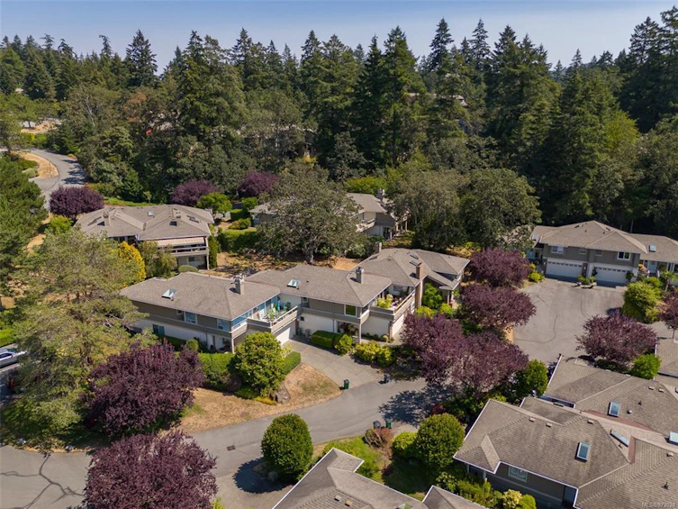 14-899 Royal Oak Avenue, Saanich, BC, V8X 3T3 - 48