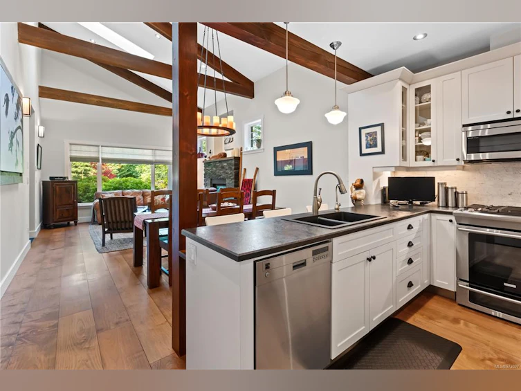 1370 Edwards Place, Ucluelet, BC, V0R 3A0 - 8