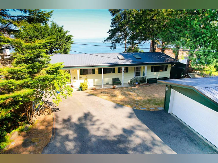 526 Berry Point Road, Gabriola Island, BC, V0R 1X1 - 2