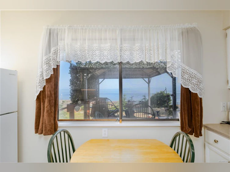 526 Berry Point Road, Gabriola Island, BC, V0R 1X1 - 11