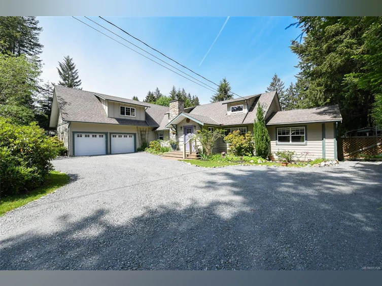 1910 Pridy Road, Comox, BC, V9M 3Z6 - 2