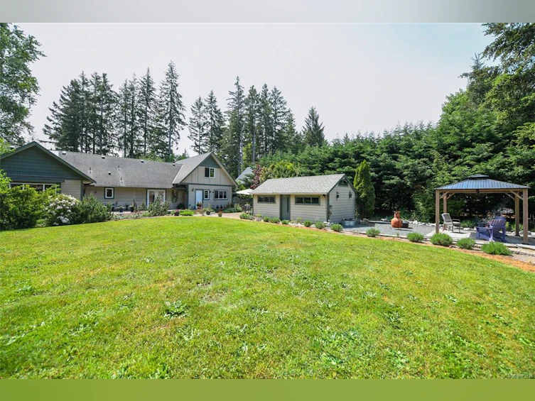 1910 Pridy Road, Comox, BC, V9M 3Z6 - 4