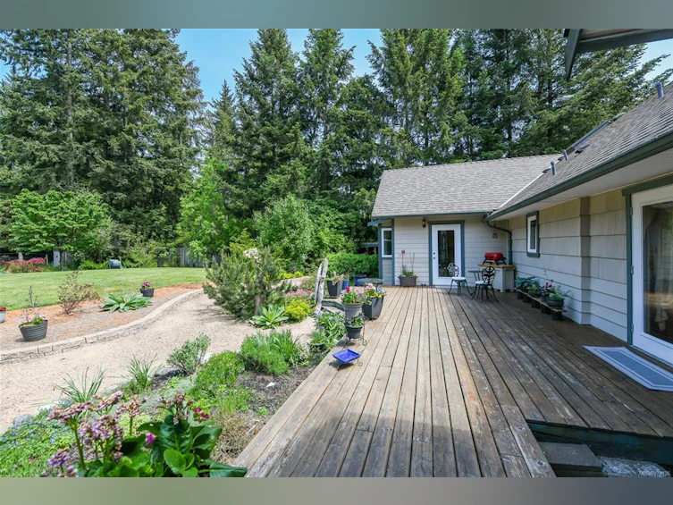 1910 Pridy Road, Comox, BC, V9M 3Z6 - 9