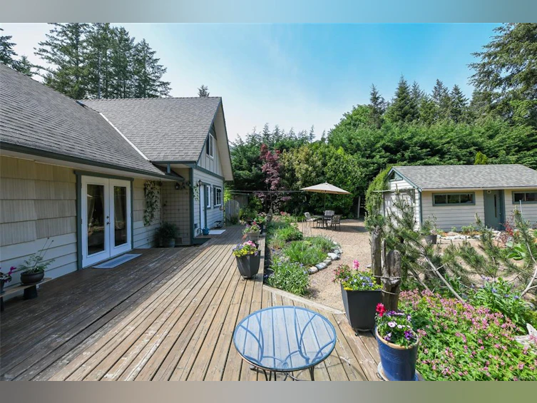 1910 Pridy Road, Comox, BC, V9M 3Z6 - 11