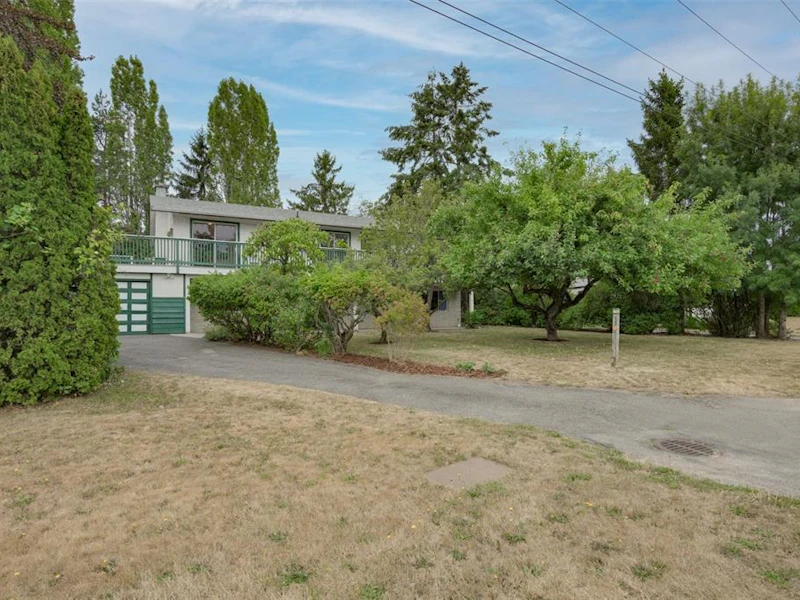 7968 Wallace Drive, Central Saanich BC V8M 1L4