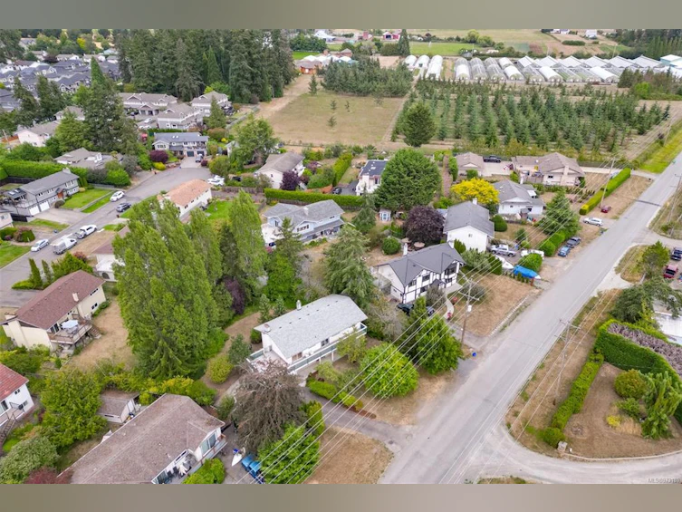 7968 Wallace Drive, Central Saanich, BC, V8M 1L4 - 5