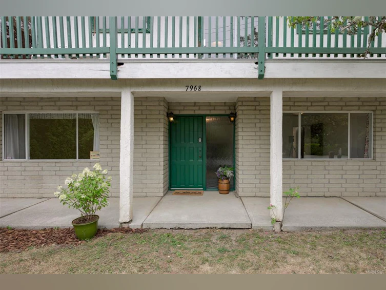 7968 Wallace Drive, Central Saanich, BC, V8M 1L4 - 8
