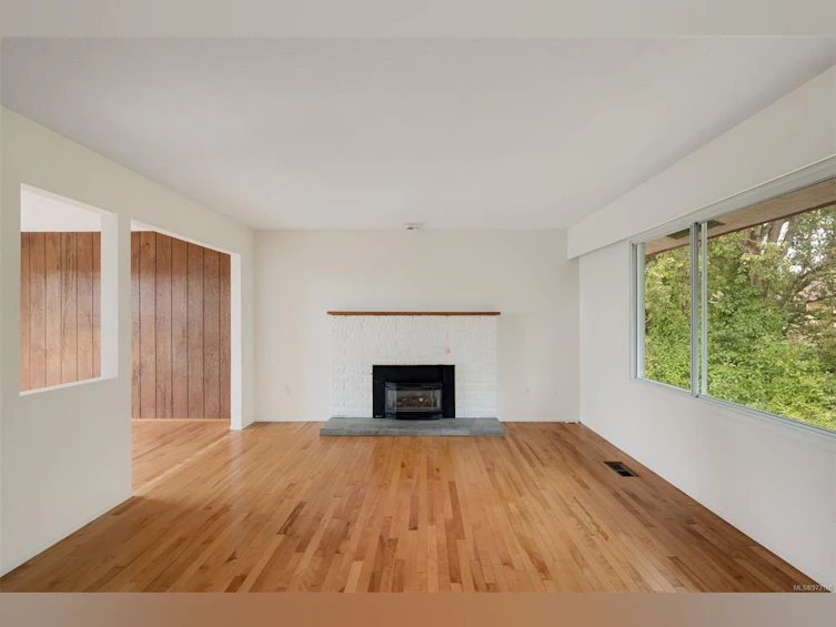 7968 Wallace Drive, Central Saanich, BC, V8M 1L4 - 10