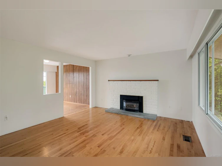 7968 Wallace Drive, Central Saanich, BC, V8M 1L4 - 11