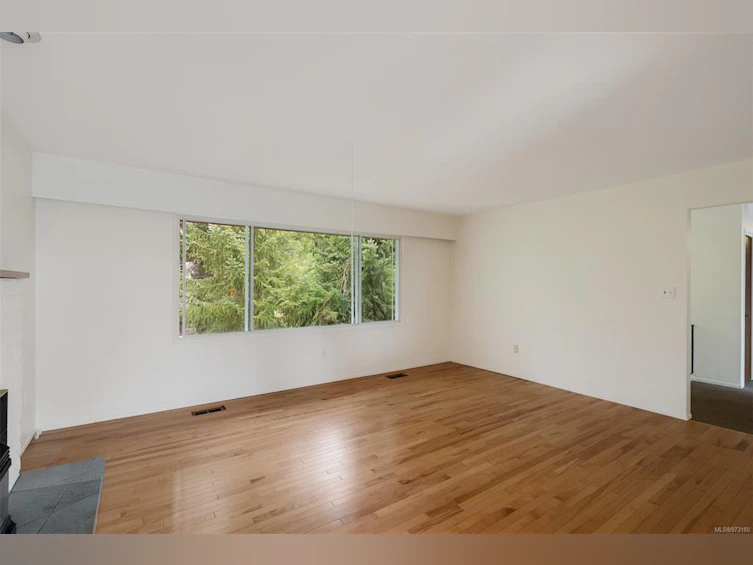 7968 Wallace Drive, Central Saanich, BC, V8M 1L4 - 13