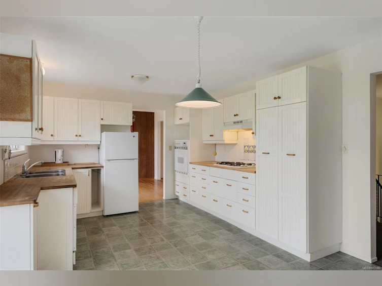 7968 Wallace Drive, Central Saanich, BC, V8M 1L4 - 25
