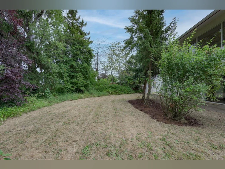 7968 Wallace Drive, Central Saanich, BC, V8M 1L4 - 47