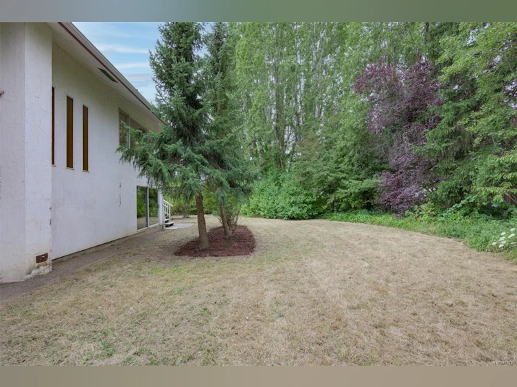 7968 Wallace Drive, Central Saanich, BC, V8M 1L4 - 51