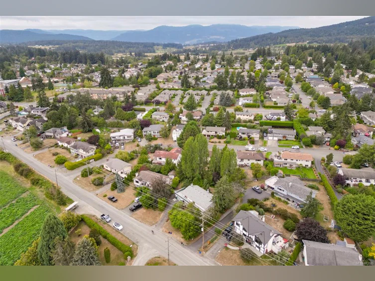 7968 Wallace Drive, Central Saanich, BC, V8M 1L4 - 60